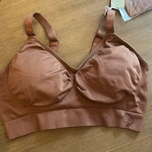 Kindred Bravely BRAND NEW Medium Busty Bra.